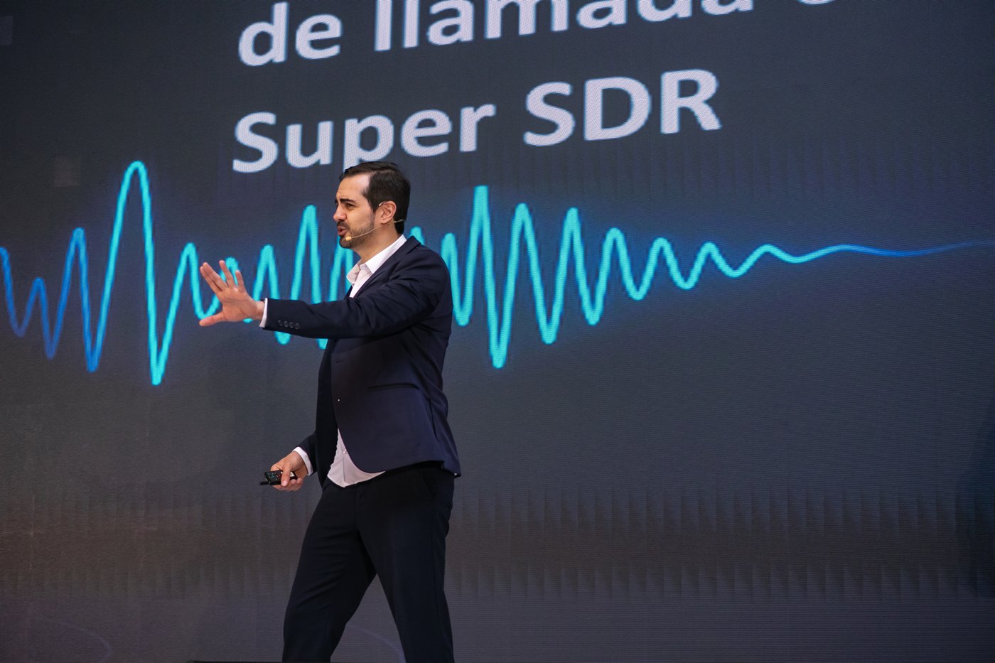 Eric Luciano em palestra